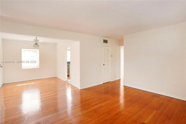 Building Photo - 7720 SW 54th Ct Unit 42B