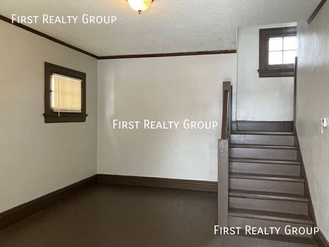 Photo - 352 Illinois Ave