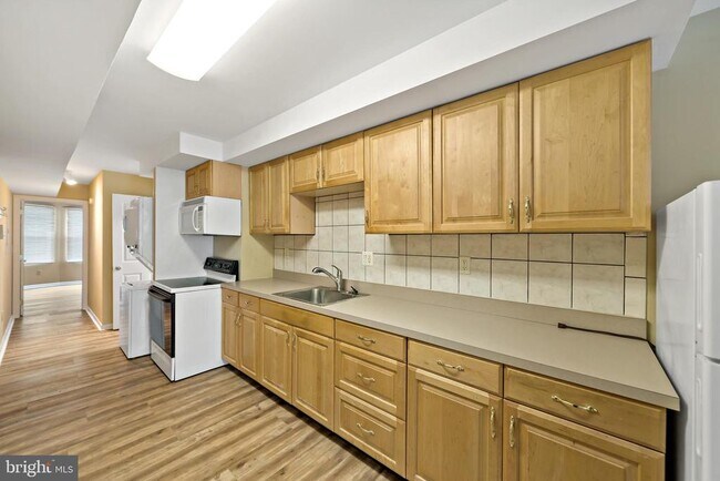 Photo - 2537 S Broad St