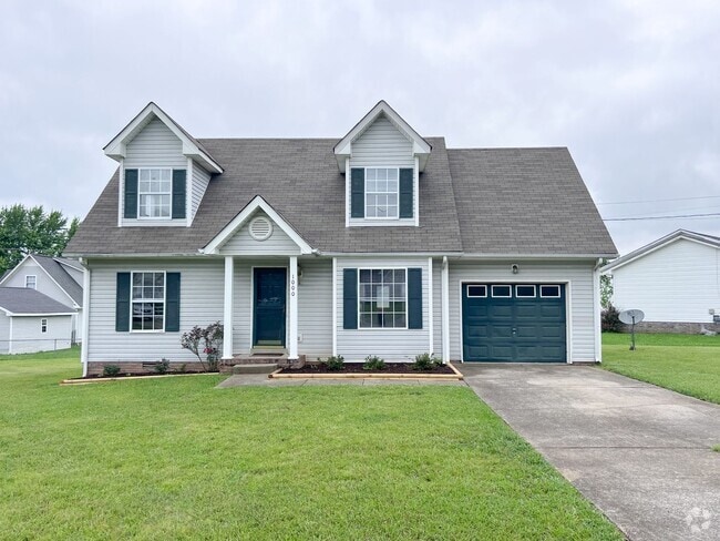 Building Photo - 3 Bedroom 2 Bathroom Home located on a cor...