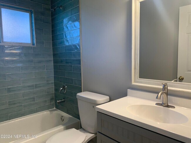 Photo - 524 Lighthouse Ct