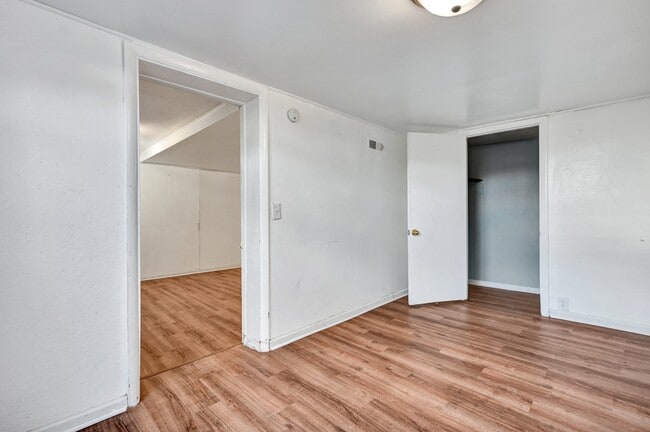 Photo - 224 Crest St