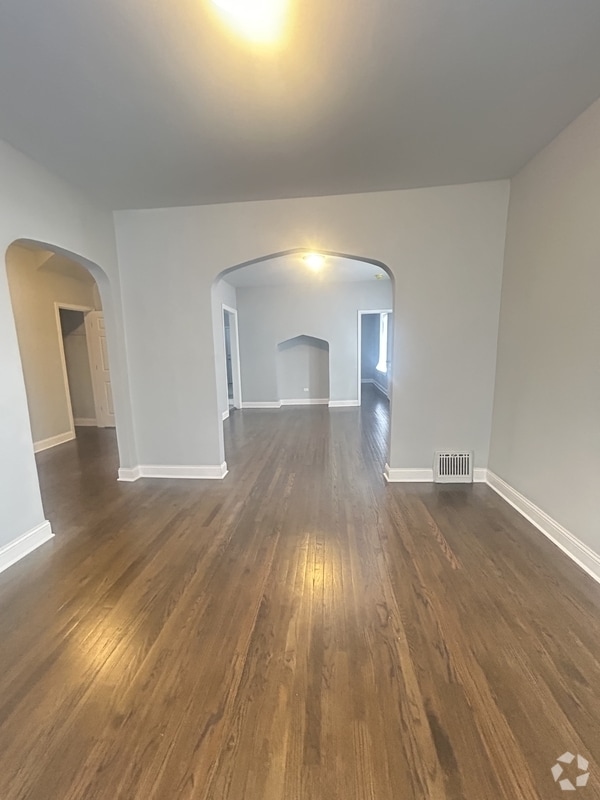 Building Photo - 5759 S Wolcott Ave Unit 1 Rental