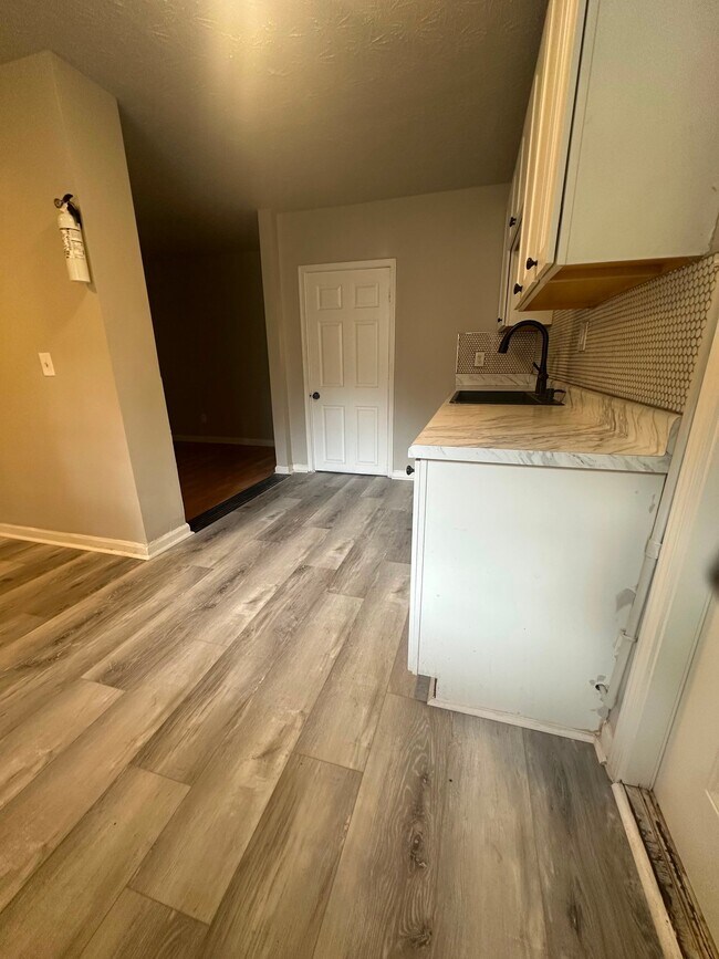 Photo - 826 Burns Walk Ct NW