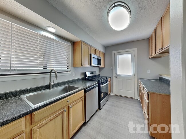 Photo - 8712 Plymouth Rock Rd NE