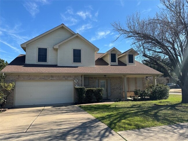 Building Photo - 414 Darkwoods Dr