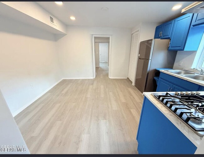 Photo - 5658 Dailey Ave
