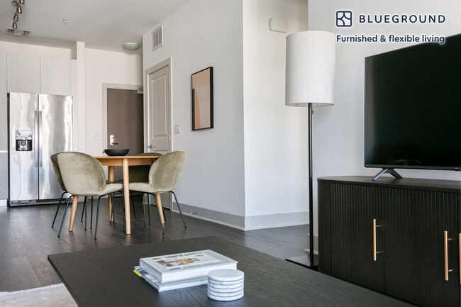 Photo - 6161 Fairmount Ave Unidad FL5-ID19