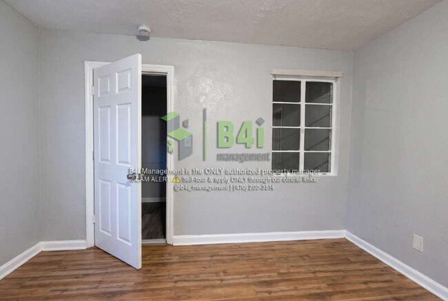 Photo - 904 Harbison Dr