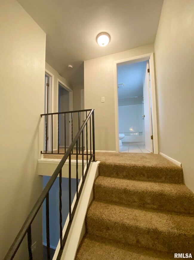 1915 W Marlene Ave