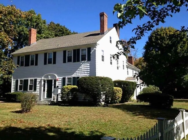 Photo - 363 Waterman Ave Unit 2