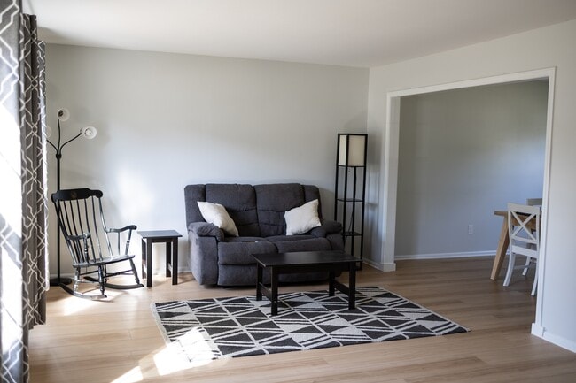 Photo - 3130 Bellshire Way