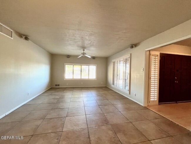 Photo - 3807 Okeefe Dr