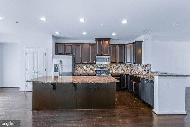 Photo - 5365 S Center Dr