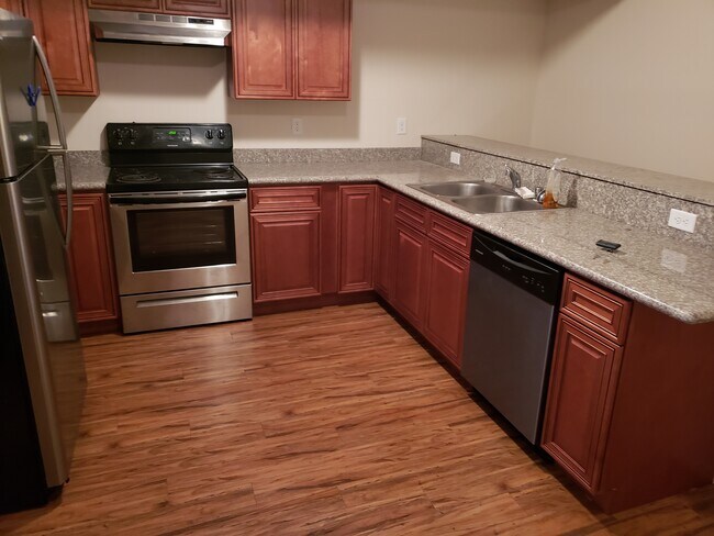 Kitchen - 618 S Ivory St