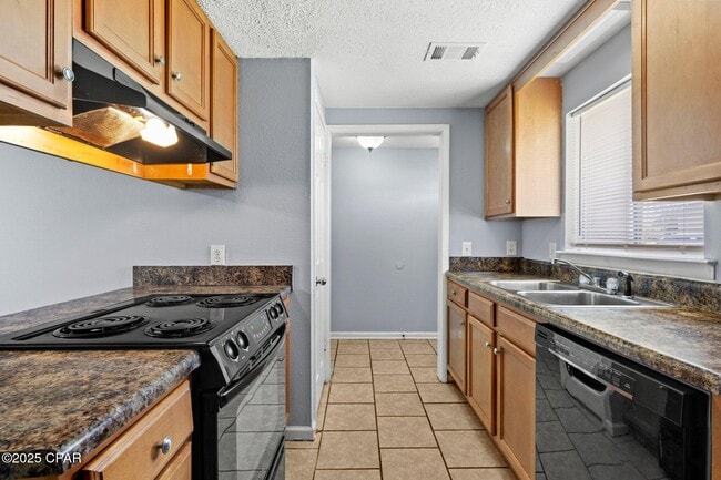 Photo - 2625 Beech St