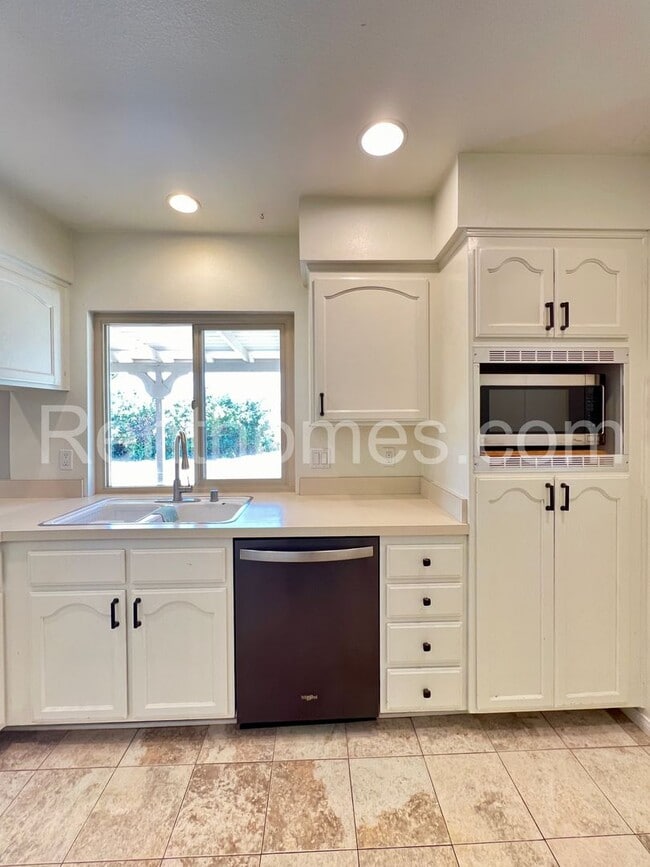 Photo - 1426 Kingston Dr