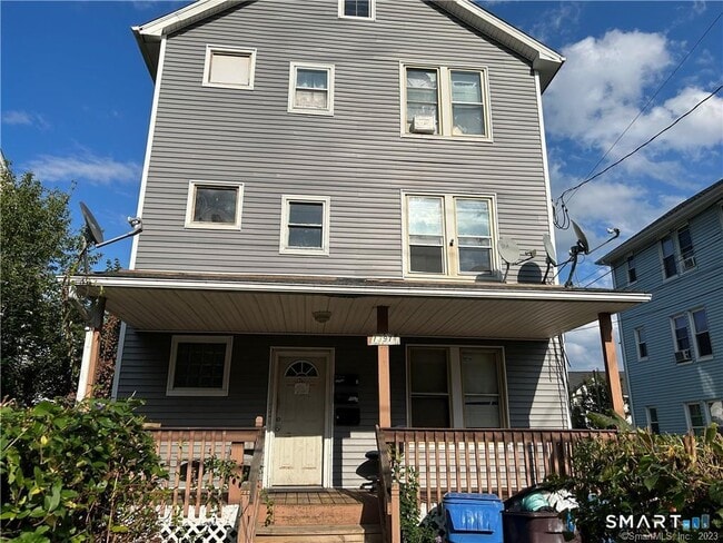 Building Photo - 1397 Corbin Ave Unit 2