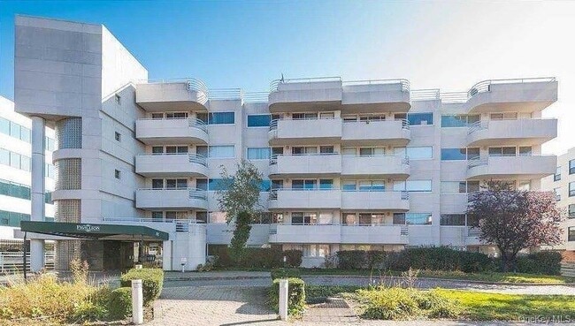 Building Photo - 88 Cutter Mill Rd Unit 518