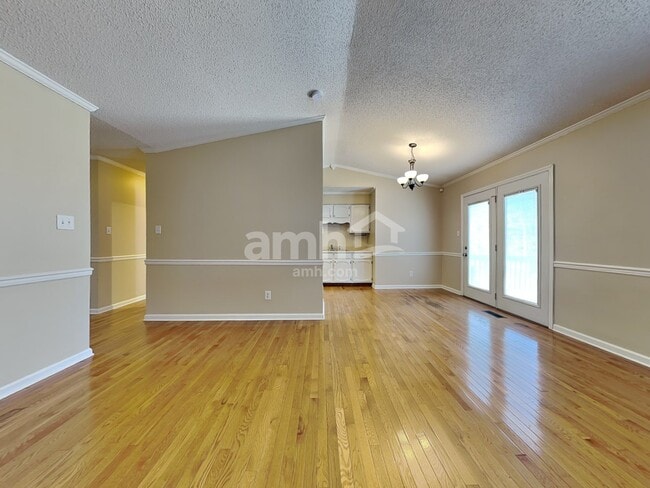 Photo - 5721 Jamaica Ln