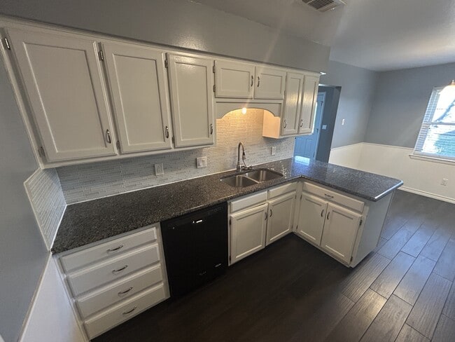 Photo - 3701 Moselle Dr