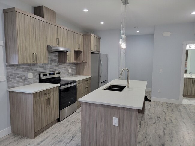 1056 Martin Ave