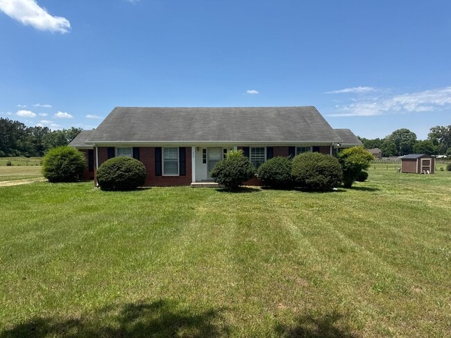 Building Photo - Quiet 2BR Duplex Living Near Old Hickory Lake
