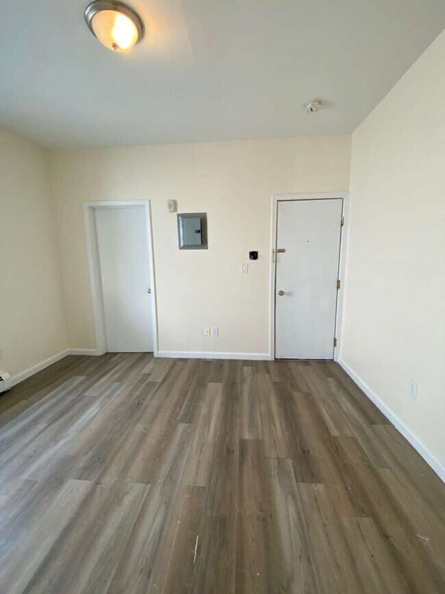 Photo - 70 Ash St Unit 3R