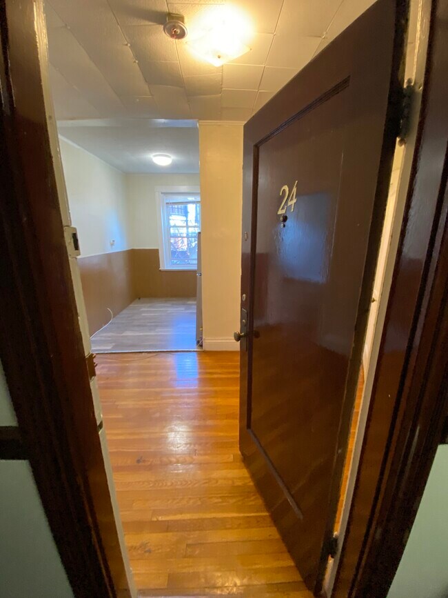 Photo - 126 Warren St