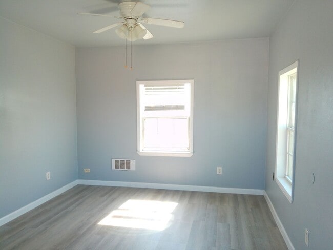 Photo - 801 S Alameda St