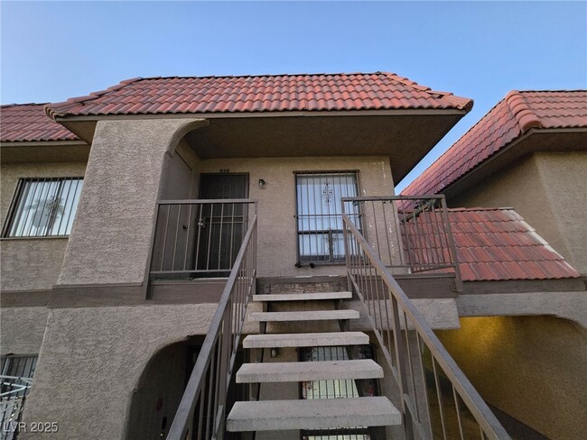 Building Photo - 4300 N Lamont St Unit 239