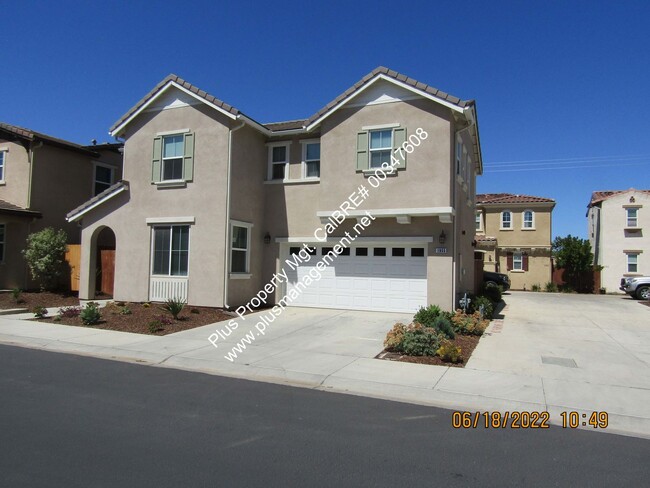 Beautiful Newer Two Story Home in The Gate... - Beautiful Newer Two Story Home in The Gate...