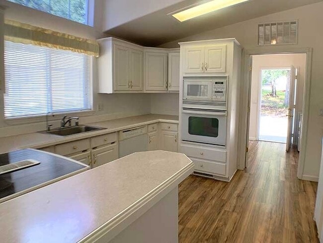 Photo - 6303 Windlestraw Rd
