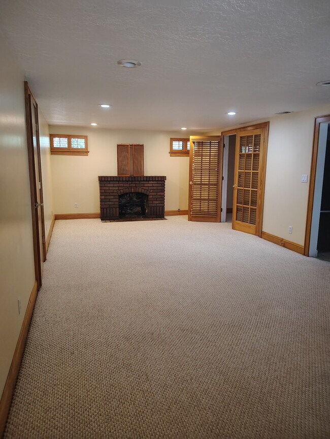 Living room. - 1448 E 900 S Unit B