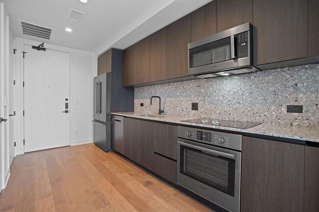 Photo - 84 East Ave Unit 2708