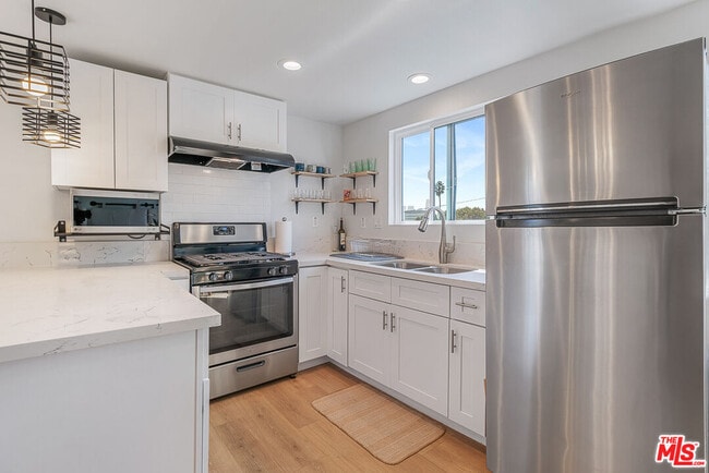 Photo - 2217 Scott Ave Unidad 1/4