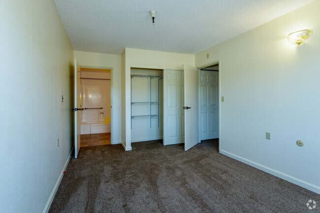 1HAB,1BA-575 ft²
