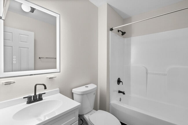 Photo - 2027 E Baltimore St