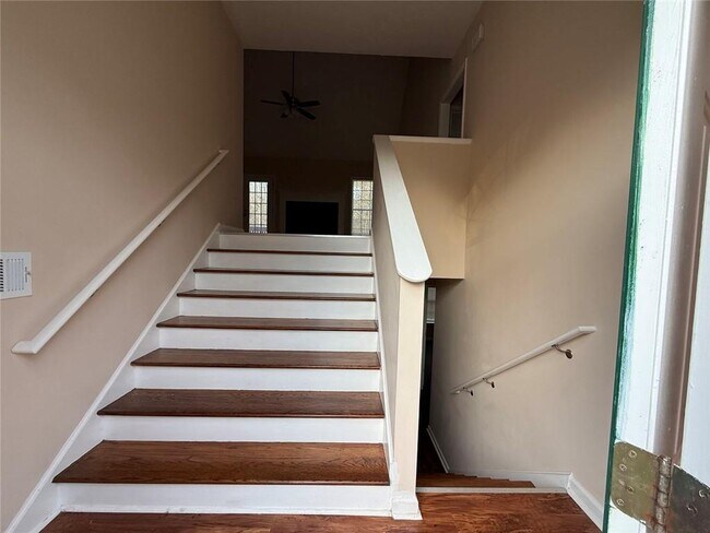 Photo - 175 River N Ct