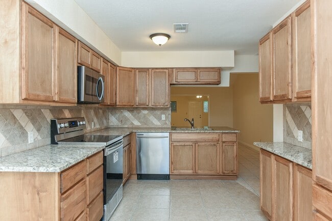 Photo - 18610 Anne Dr
