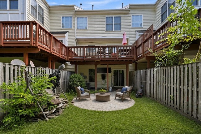 Photo - 25203 Dunvegan Square