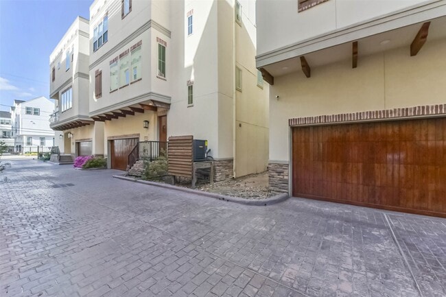 Photo - 1126 W 16th St House