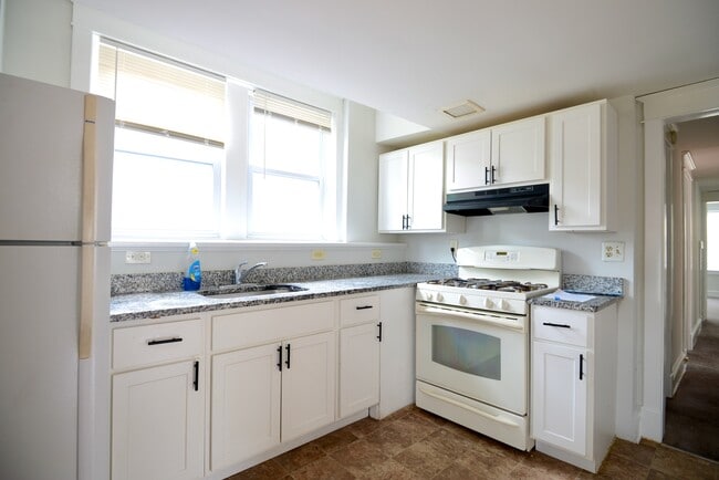 Eat In Kitchen - 600 W 26th St Apartamentos Unidad 2