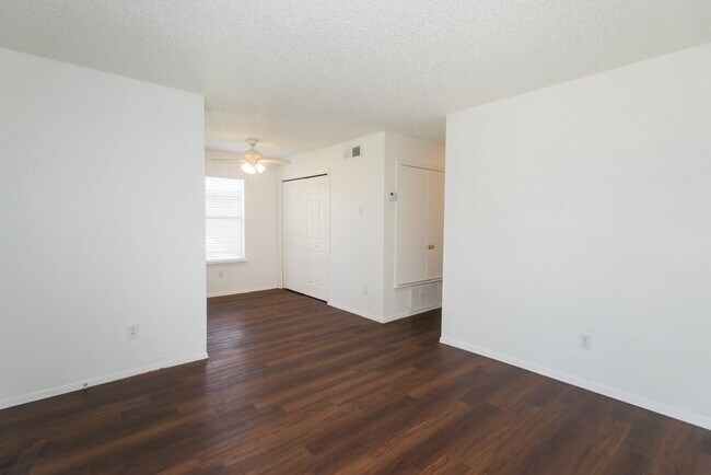 Photo - 6000 Tracy Lynn Ln