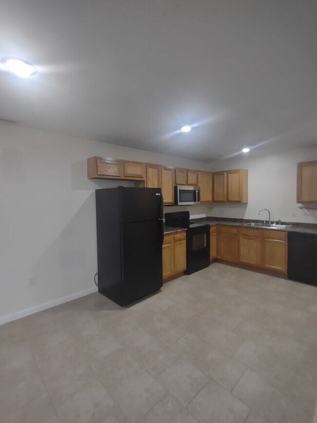 Photo - Center Duplex 2 Bed 1.5 Bath Benton KY Unit 236 Tara Court