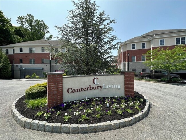 Building Photo - 77 Quaker Ave Unit 110