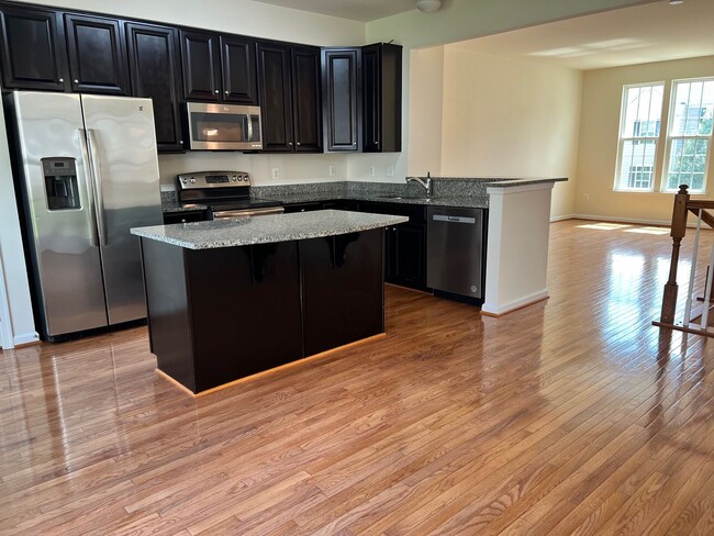 2012 Elm Tree Ct