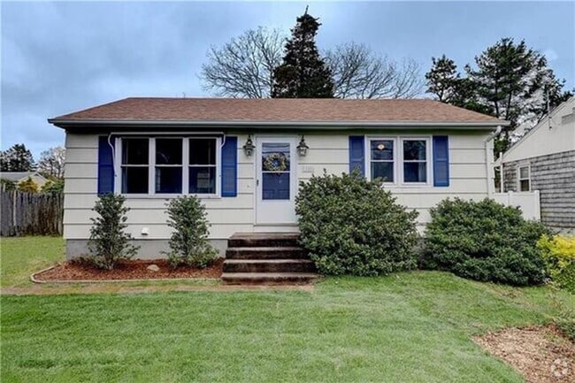 Building Photo - 135 Holly Rd Rental