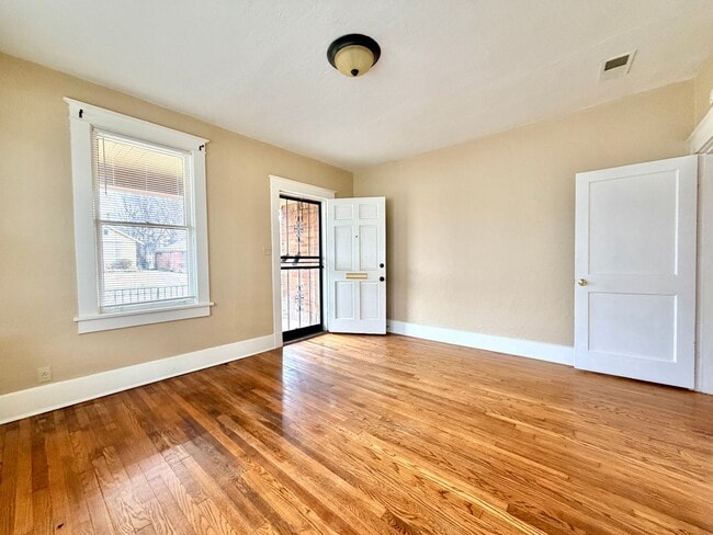 Photo - 831 Maury St