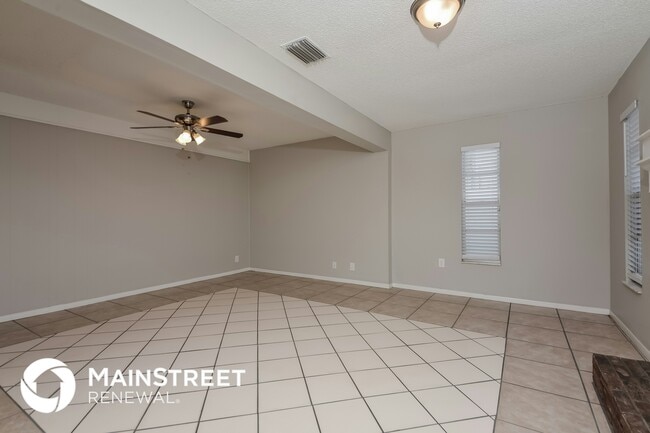 Photo - 3305 19th Ave W